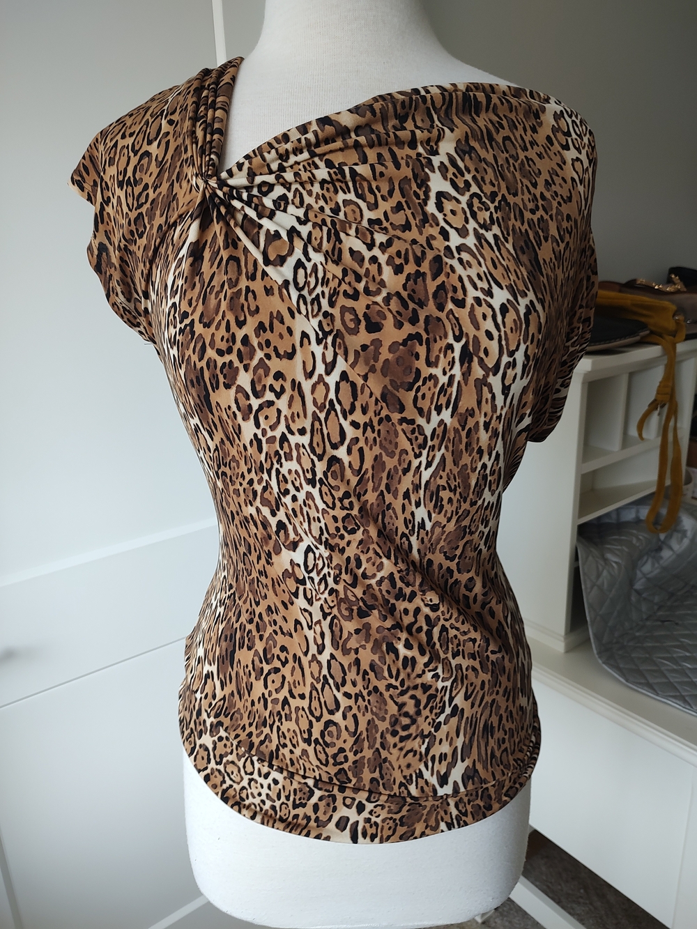 New York & Company Sexy Leopard Print Drape Neck Top - Brown/Tan Mafia Mom MILF - Picture 4 of 5